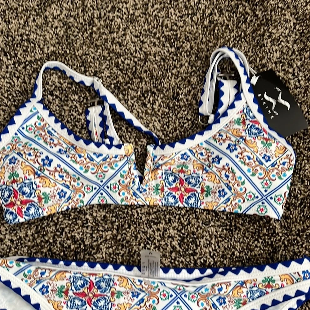 Amazon Bikinx Pattern European Suit, NWT - Picture 2 of 4